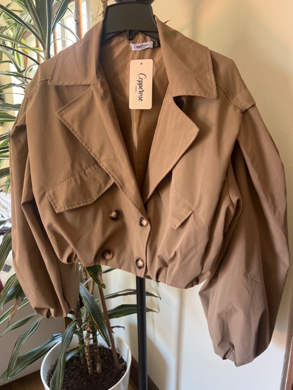 Copperose Paris Women’s Cropped Trench Coat size S/M color Camel NWT